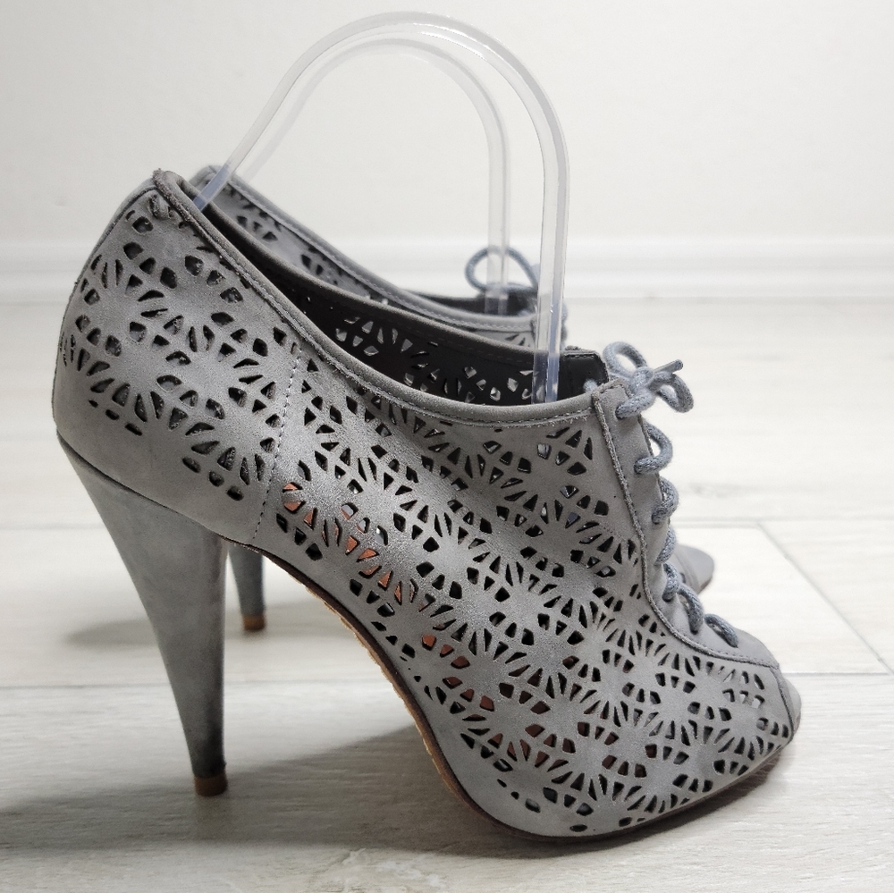 SCHUTZ Cutout Peep-Toe Lace-Up Bootie 8.